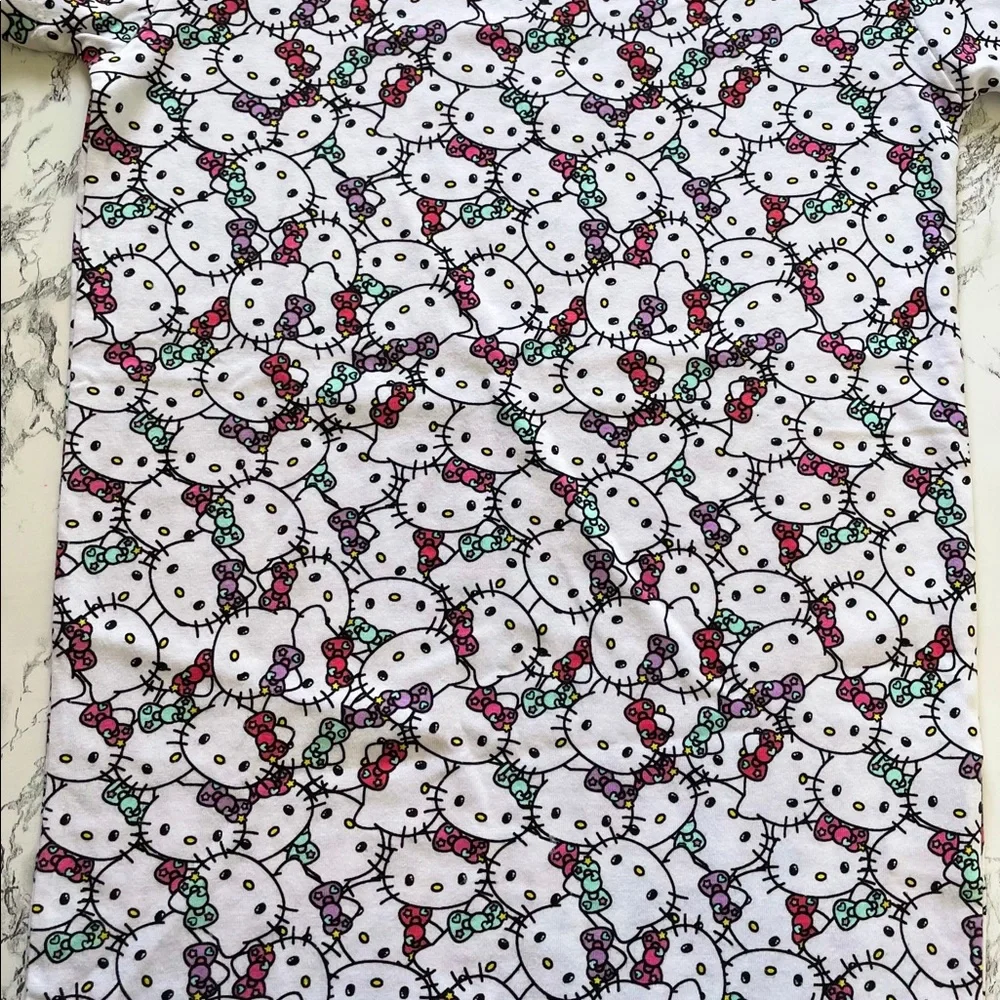 Hello Kitty TShirt - Picture 2 of 2